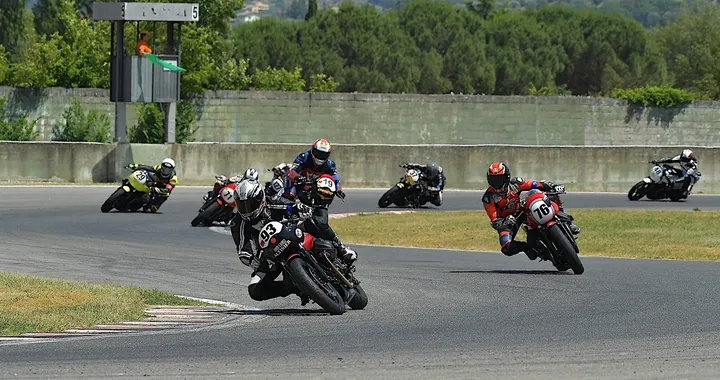 Trofeo Moto Guzzi Fast Endurance: il Team Biker’s Island si aggiudica la vittoria