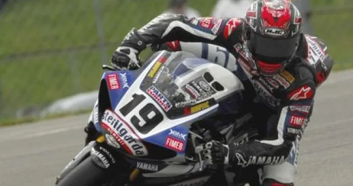 Donington SBK. Superpole, ancora Spies! Biaggi secondo. Due Aprilia in prima fila.