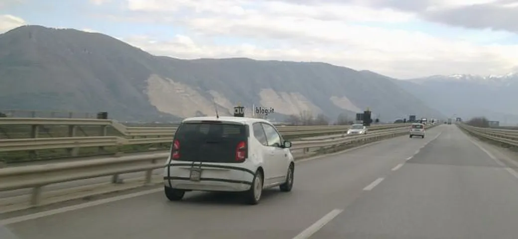 Foto spia di una curiosa Volkswagen up!: gli scatti di un nostro lettore