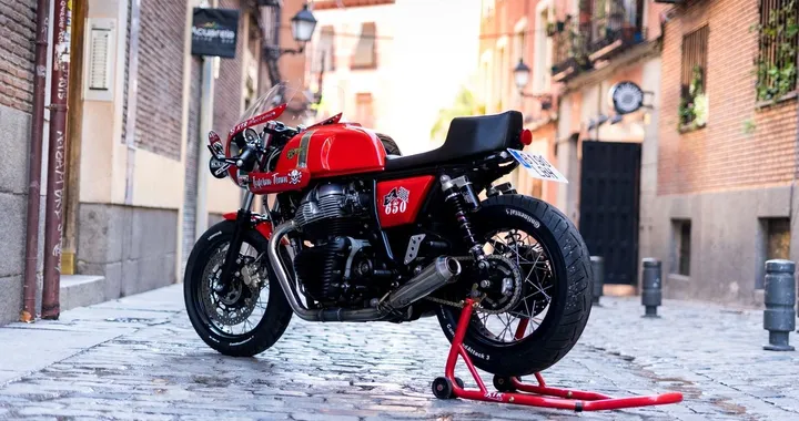 Royal Enfield Continental GT 650 "Lilith" by XTR Pepo