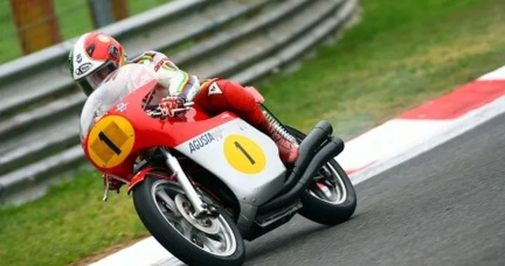 Moto e auto d'epoca in mostra a Maranello