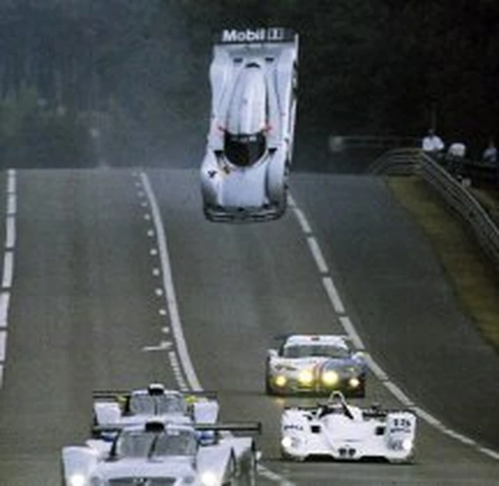 Le capriole della Mercedes CLR a Le Mans