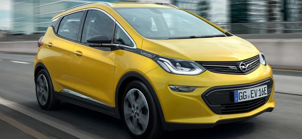 Opel Ampera-e: foto e informazioni prima del Salone di Parigi 2016