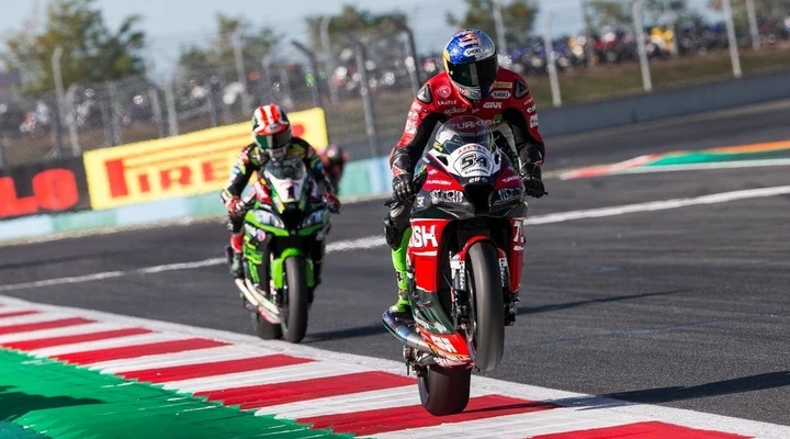 SBK Francia: Razgatlioglu concede il 