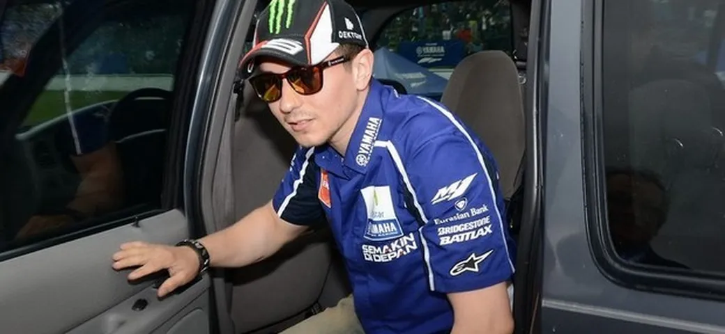 MotoGP 2015: Jorge Lorenzo rinnova con Yamaha per un solo anno