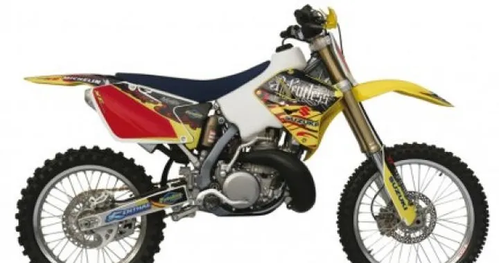 Suzuki RM125/250 Cross Country per il Regno Unito