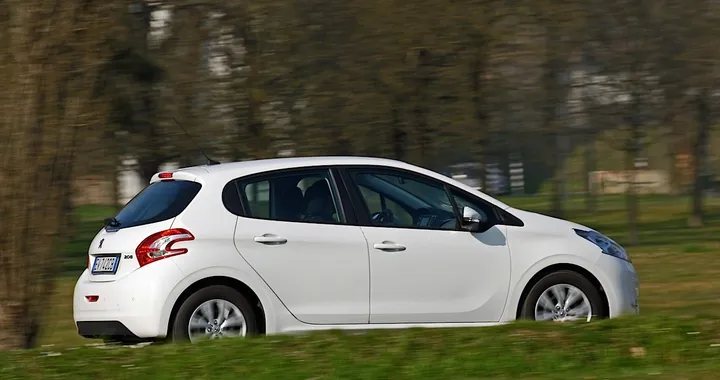 Peugeot 208 GPL: prova consumi 5000 km.