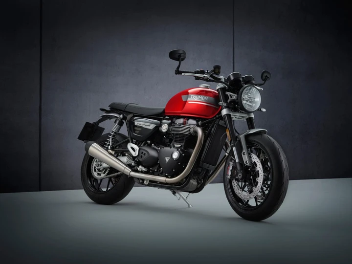 Triumph svela la nuova Speed Twin 2021: foto e caratteristiche