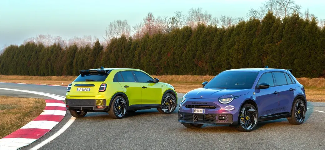 Abarth 600e sbarca nel Regno Unito, riuscirà a far meglio dell'Italia?