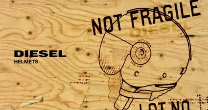 Mowie - Diesel Helmet