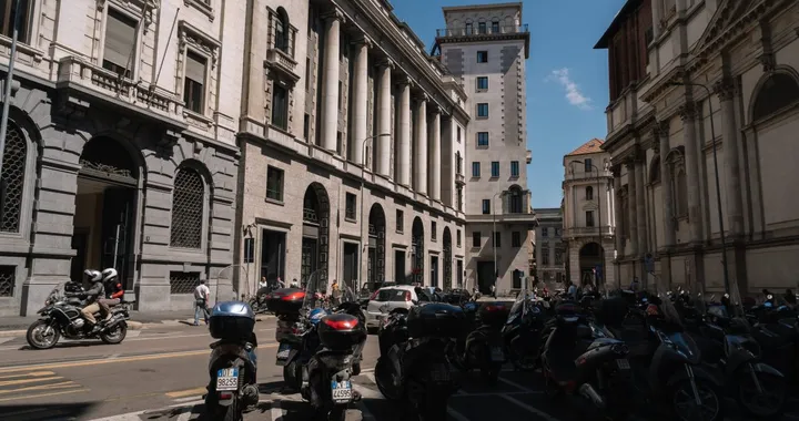 Milano riconosce l'errore e annulla 90.000 multe ai motociclisti