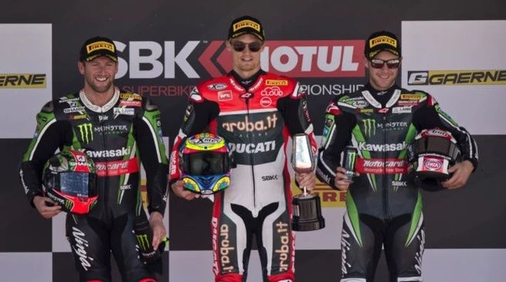 SBK Jerez: Gara-1 a Davies su Sykes e Rea