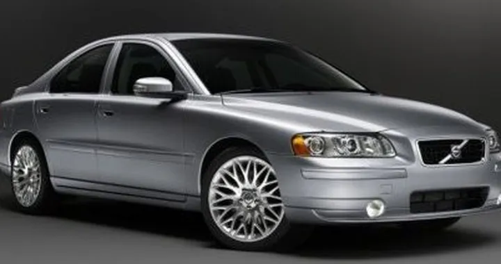 Volvo S60 D5: arriva il biturbo da 205Cv