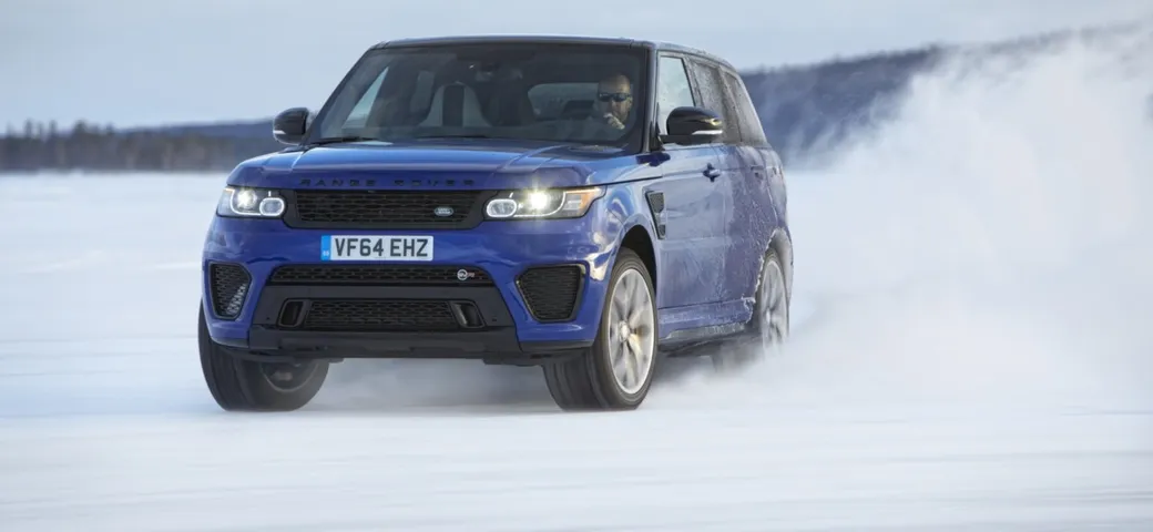 Range Rover Sport SVR: lo 0-100 km/h in offroad [Video]