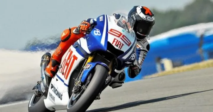 MotoGP: Lorenzo balza in testa nelle FP2 del Sachsenring, seguito da Stoner e Rossi