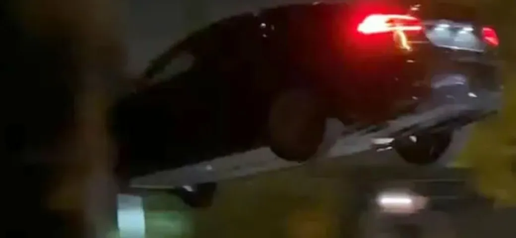 Tesla Model S punta alle stelle ma si schianta al suolo [Video]