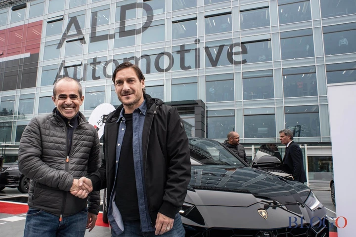 Francesco Totti si regala la nuova Lamborghini Urus