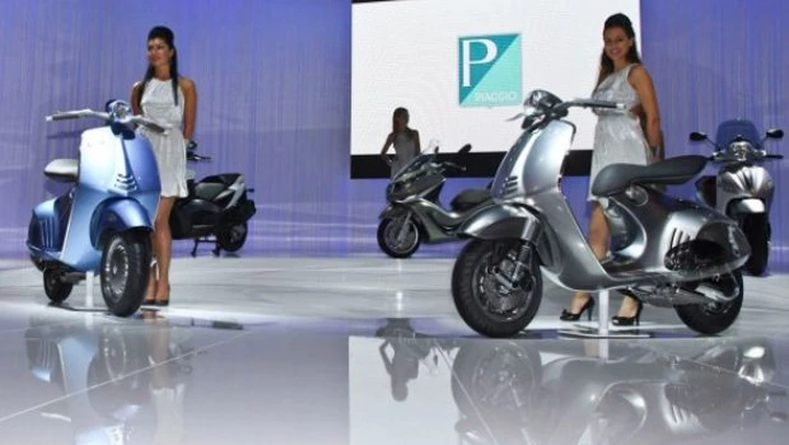 Vespa 946 e Aprilia RSV4 in mostra a Mosca