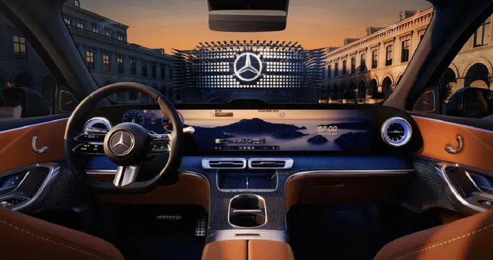 Nuovo Mercedes-Benz GLC, uno sguardo ai futuristici interni