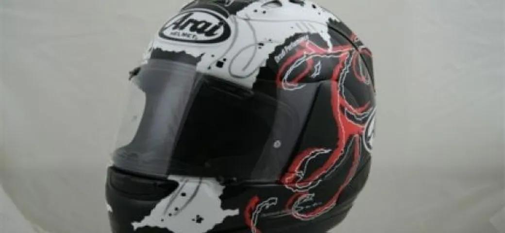 Nuovo casco Arai per Leon Haslam