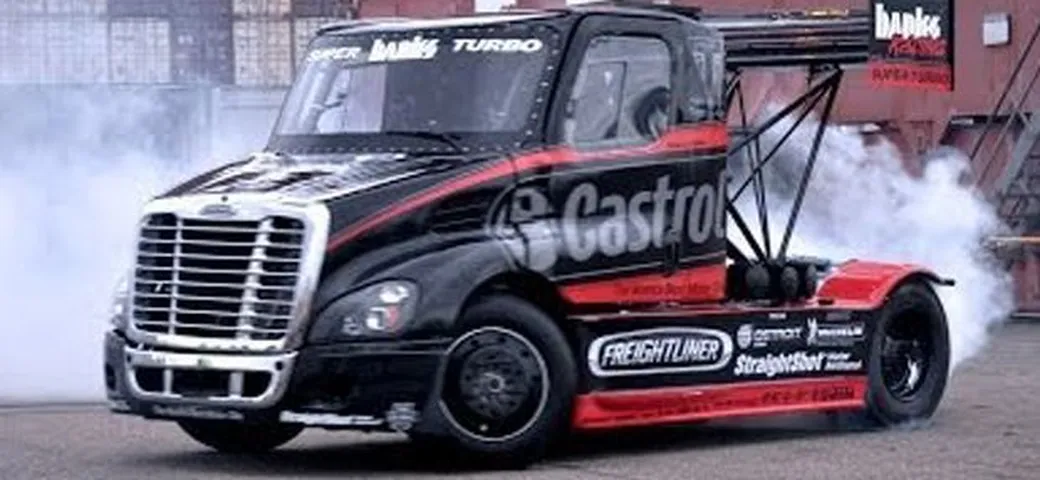 Size Matters 2: drift e salti con il camion in video