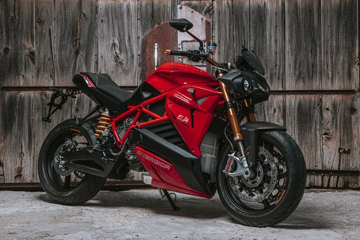 Energica, tutti pazzi per la Eva Ribelle