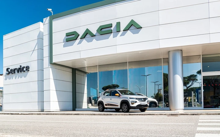 Dacia rinnova l'immagine della sua rete di vendita