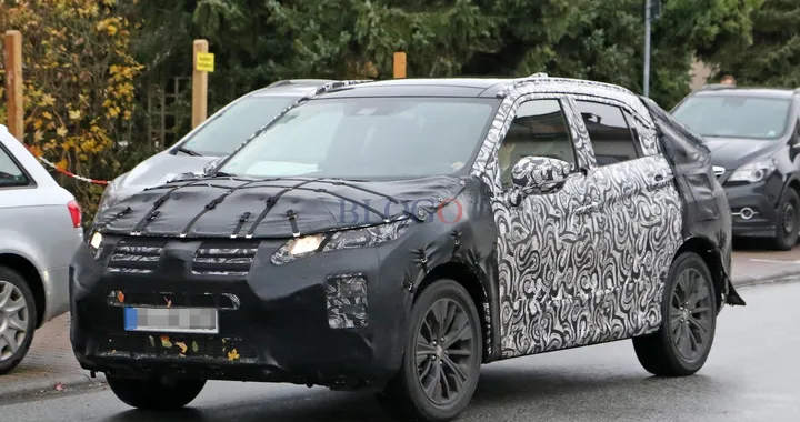 Mitsubishi ASX: foto spia della nuova generazione