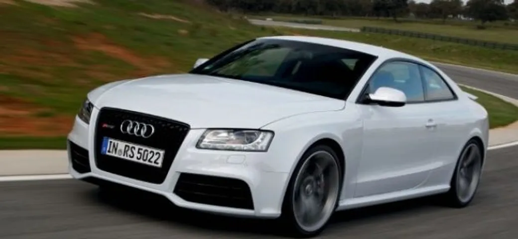 Audi RS5: il motore 4.2 V8 sviluppa 422 CV reali e non 450