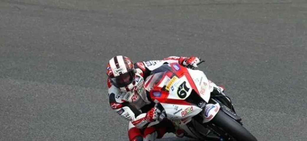 BSB: Oulton Park: Gara-3 a Byrne davanti a Hill, male gli italiani
