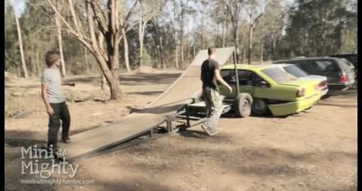 Nokia N97 Mini - insane mini motorbike stunt !!!