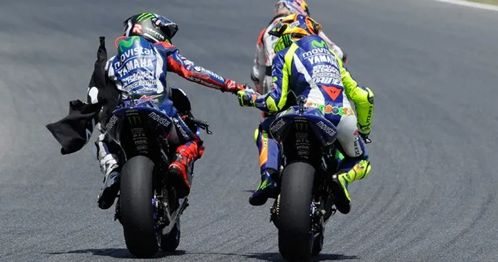 MotoGP: Rossi e Lorenzo, guerra di nervi. Marquez terzo incomodo?
