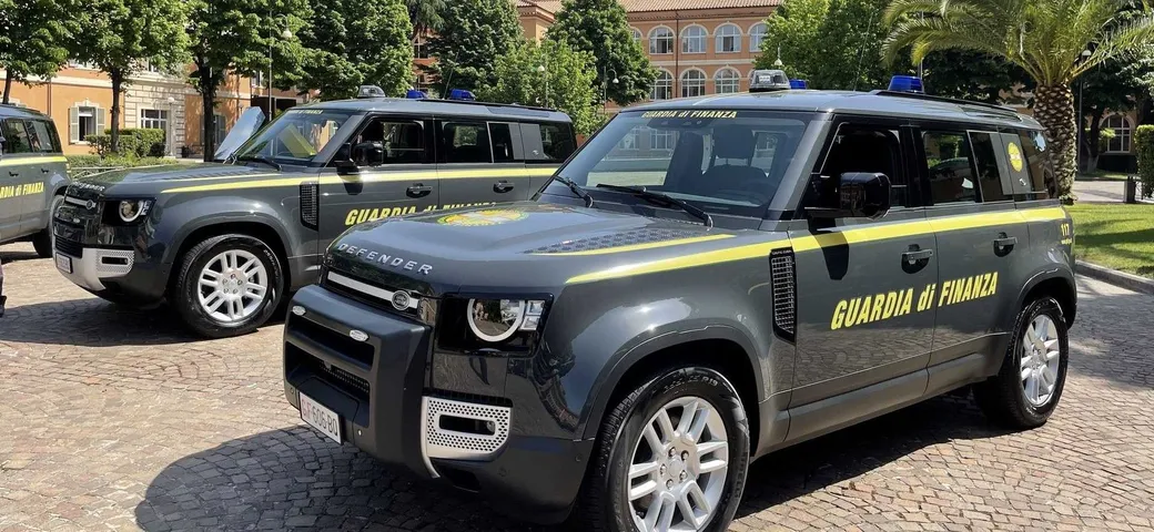 Nuova Land Rover Defender, arruolata nella Guardia di Finanza
