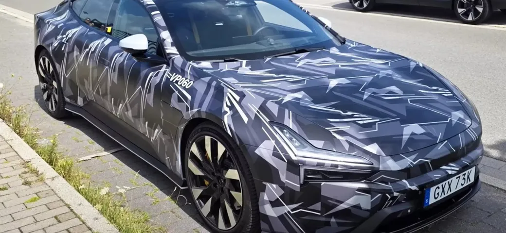 Polestar 5, in visita al Borussia Dortmund: la GT sfida Porsche Taycan