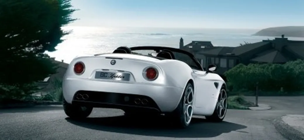 Alfa Romeo 8C Spider: il listino prezzi definitivo