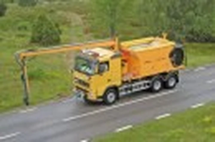 Schmidt SR 800: cos'è e come funziona la macchina tappa buche stradali