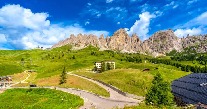 Passo Gardena, si lavora alla ZLT estiva per ridurre il traffico turistico