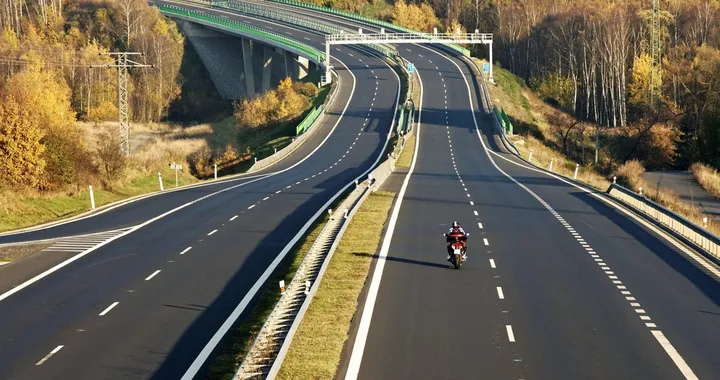Scooter 125 in autostrada e tangenziale: primo si dalla Camera