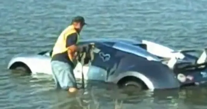 Bugatti Veyron: dichiarato colpevole di truffa il proprietario dell'esemplare che finì nel lago