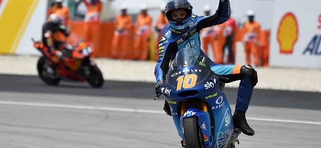 Moto2: Luca Marini balla da solo