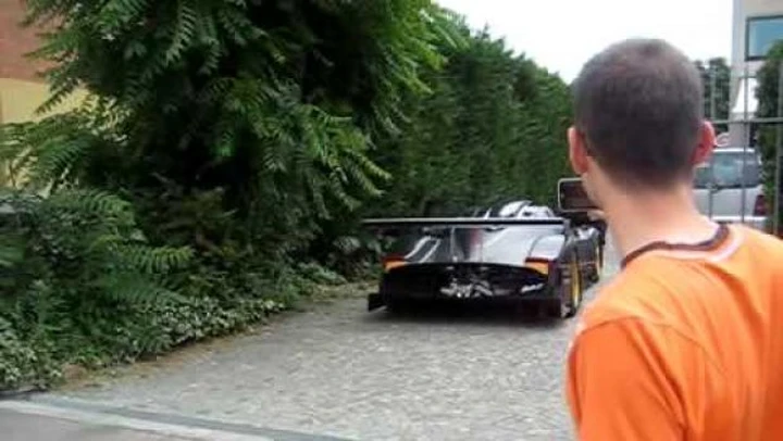 Pagani Zonda R: un breve giretto su strada