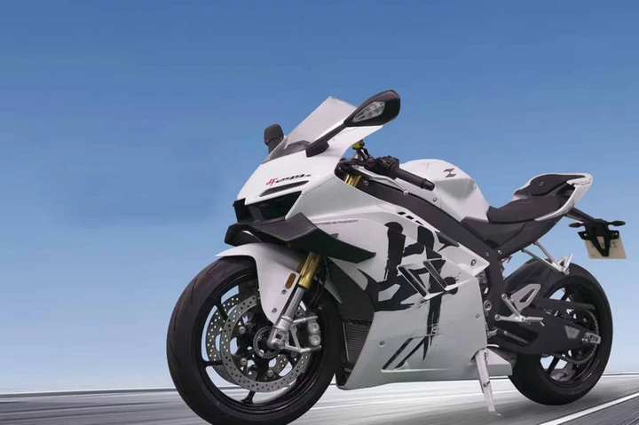 ZXJC 820RR: la superbike cinese che sfida l’élite europea e giapponese