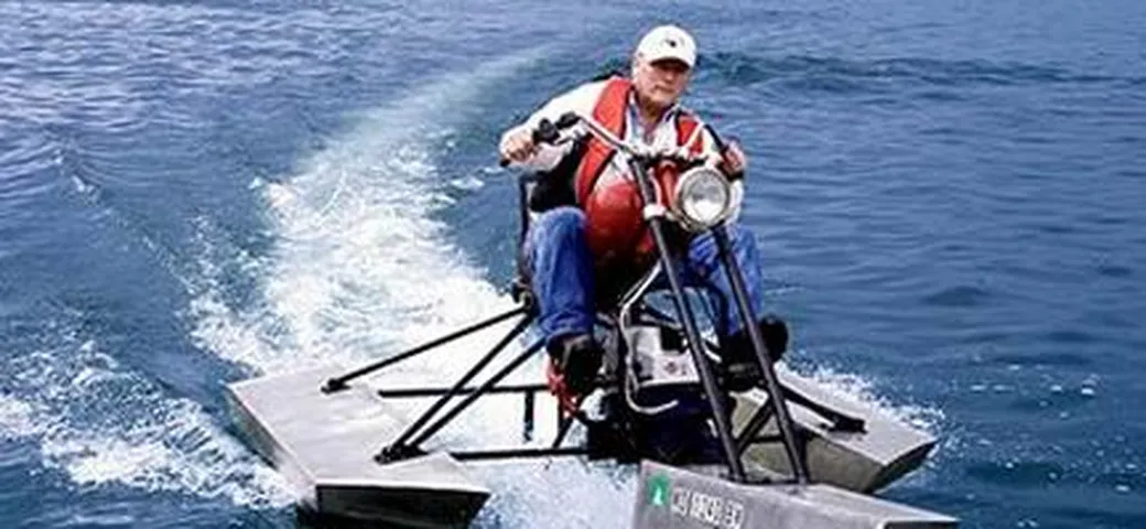 Una Virago? No, una moto d'acqua!