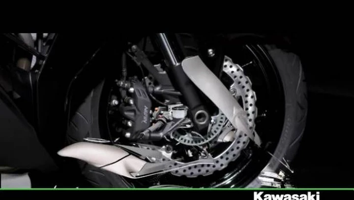 Video Kawasaki 1400GTR 2010