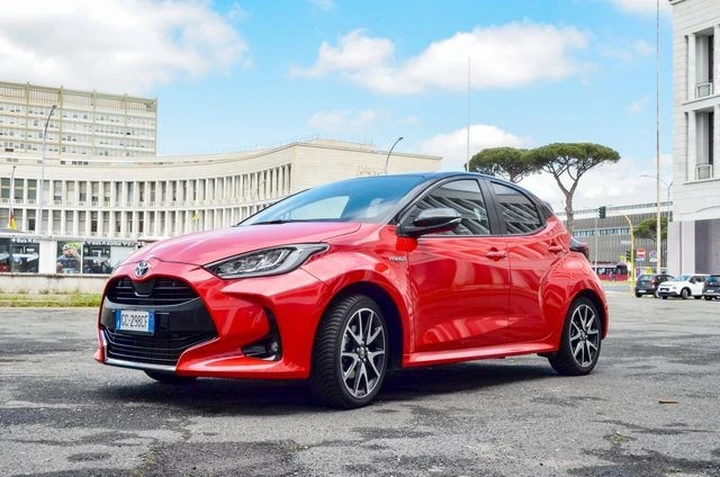 toyota_yaris_hybrid