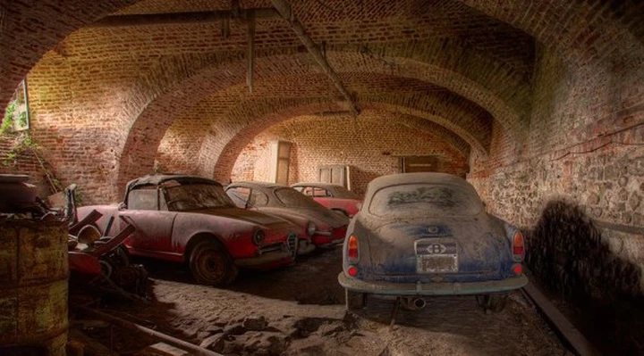Nel garage delle Alfa dimenticate...