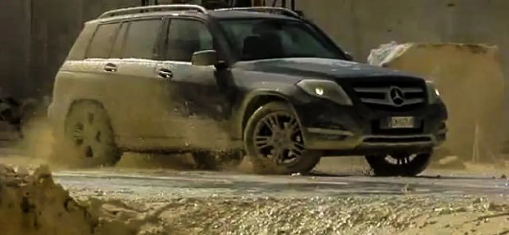 Mercedes GLK nelle cave di marmo in video