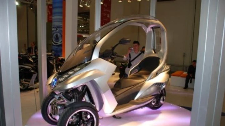Eicma 2008: HYbrid 3 Compressor, prototipo Peugeot ibrido a tre ruote