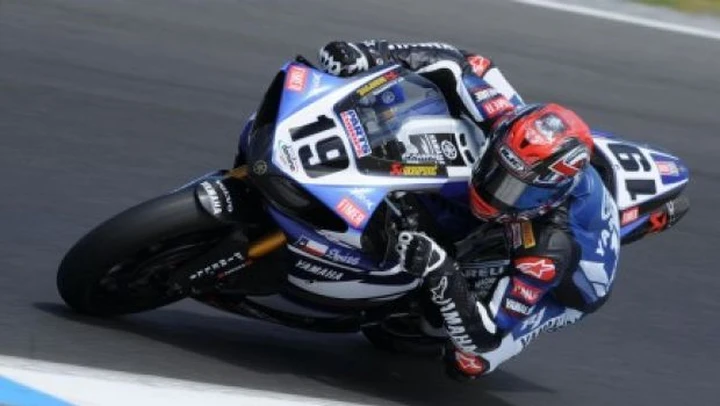 Ottimo debutto in Australia per il rinnovato team Yamaha World Superbike, bene Spies e Sykes