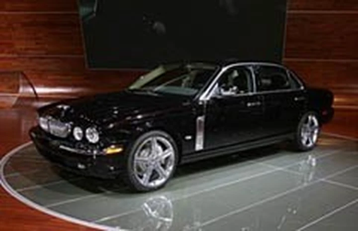 Jaguar Super V8 Portfolio